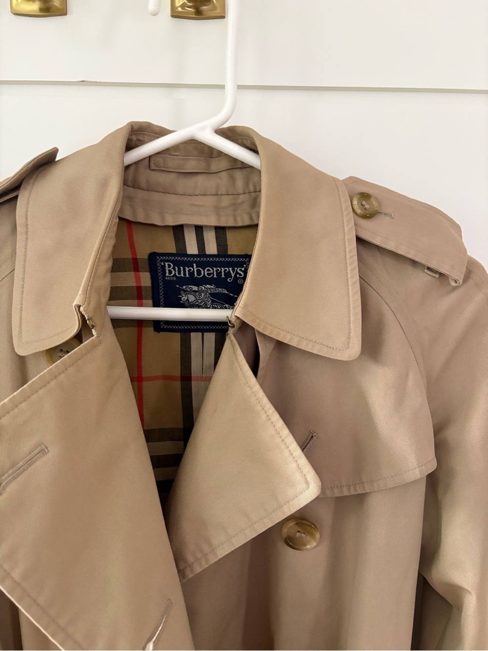 Authentic Burberry Tan Trench Coat with Signature Check Lining - size 4